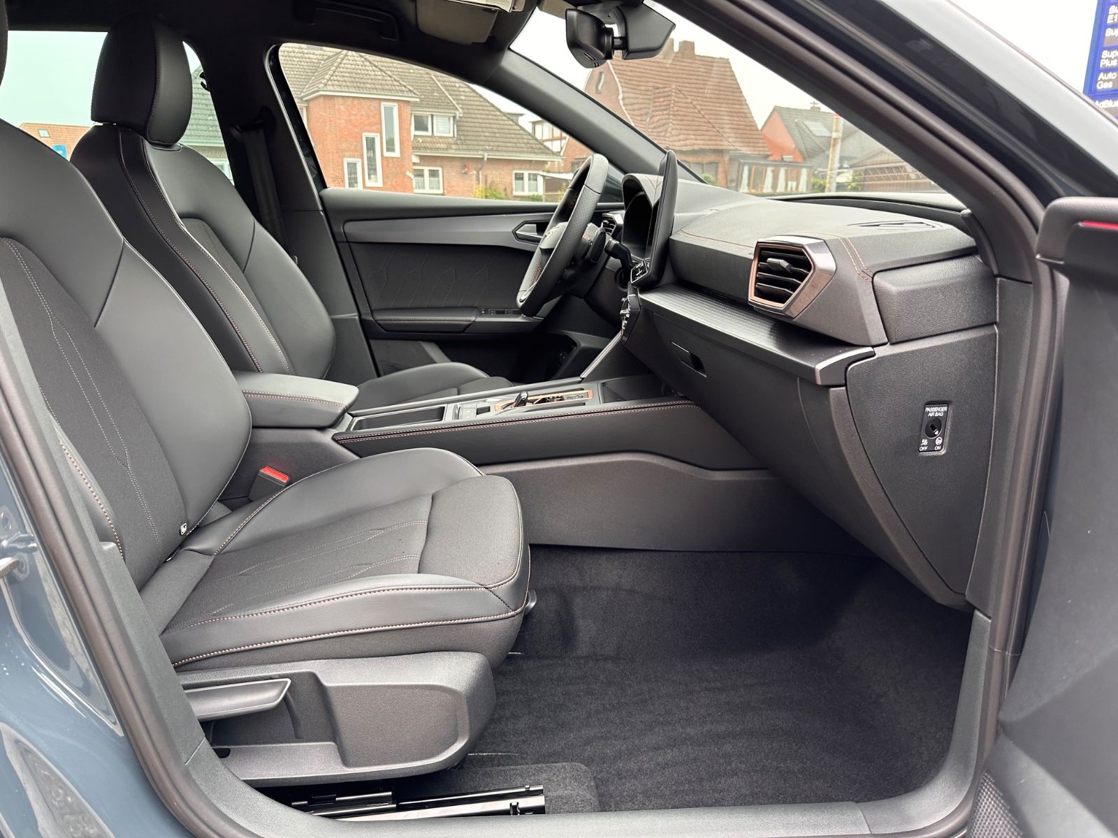 Fahrzeugabbildung CUPRA Leon ST 1.5 e-Hybrid DSG Matrix/ACC/APP/SHZ/RFK