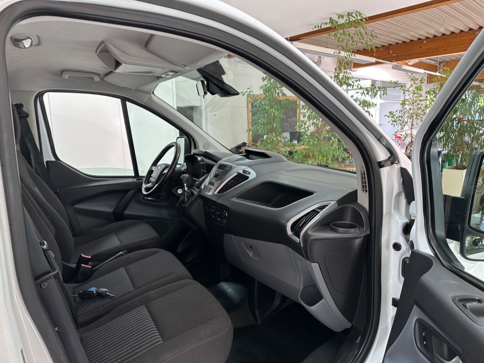 Fahrzeugabbildung Ford Transit Custom Kasten 310 L2 Trend