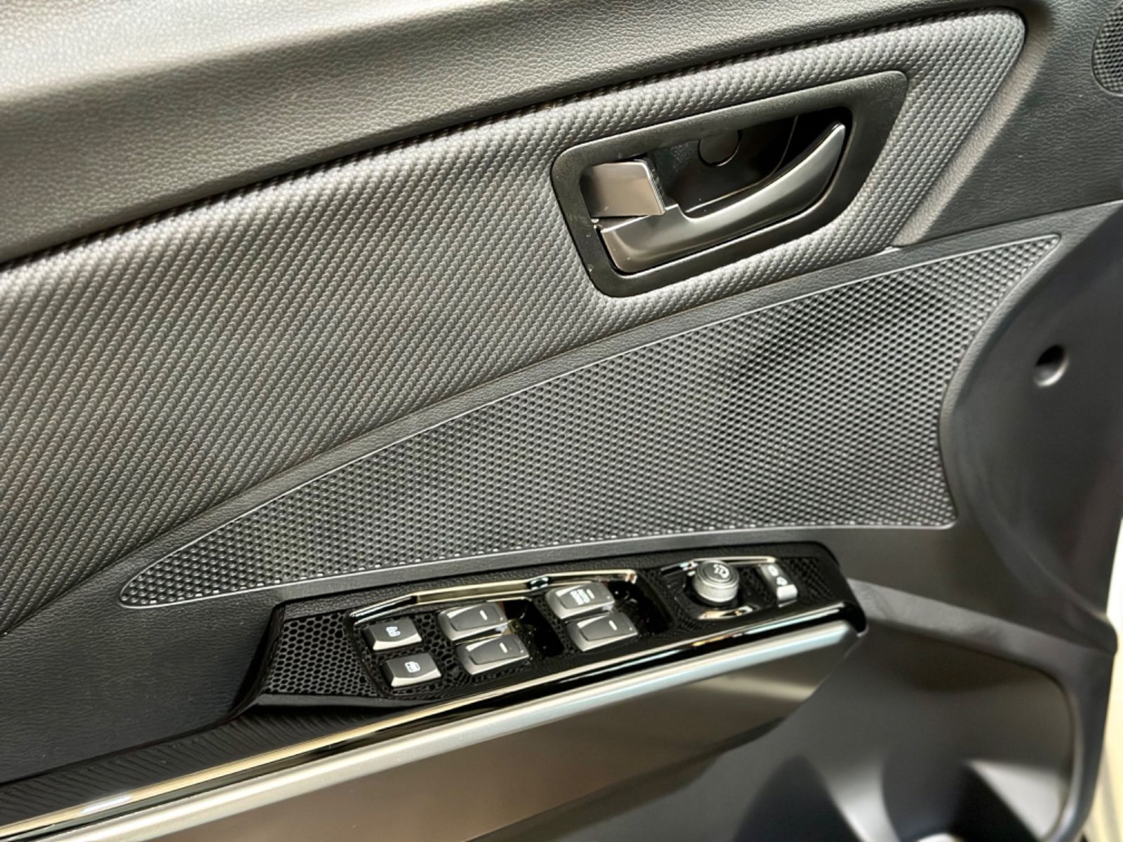 Fahrzeugabbildung Ssangyong Tivoli Quartz 1,5P 2WD AUT*Navi*LED*Klima*Sommer