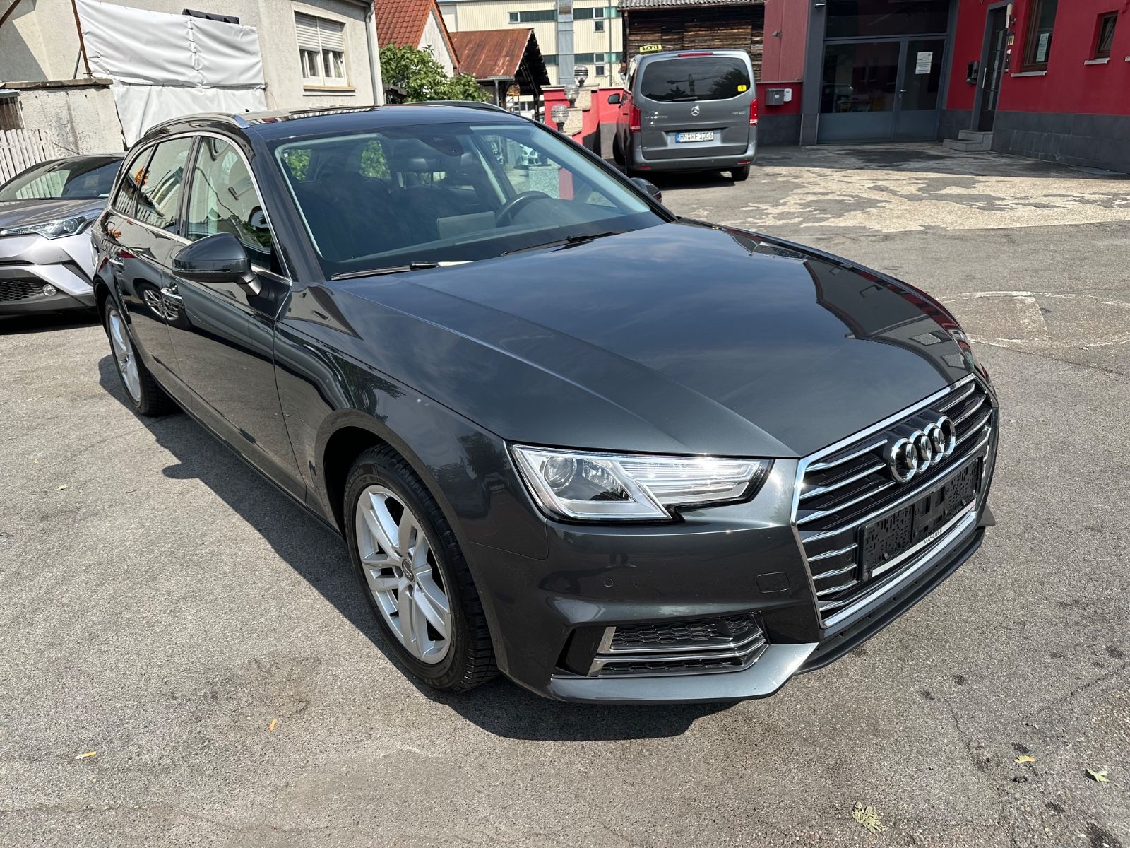 Audi A4 - 1