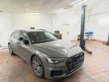 Audi A6 Avant 55 TFSI e quattro/3xS-Line/Led/Head-Up/ - mit Hybrid-Antrieb: Teilleder, mit Navigationssystem, Kombi