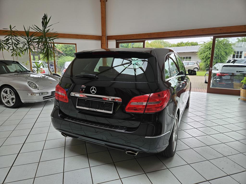 Mercedes-Benz B 200
