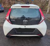 Toyota Aygo (X) 1,0-l-VVT-i x-play club x-shift x-p - Toyota: Club Aygo