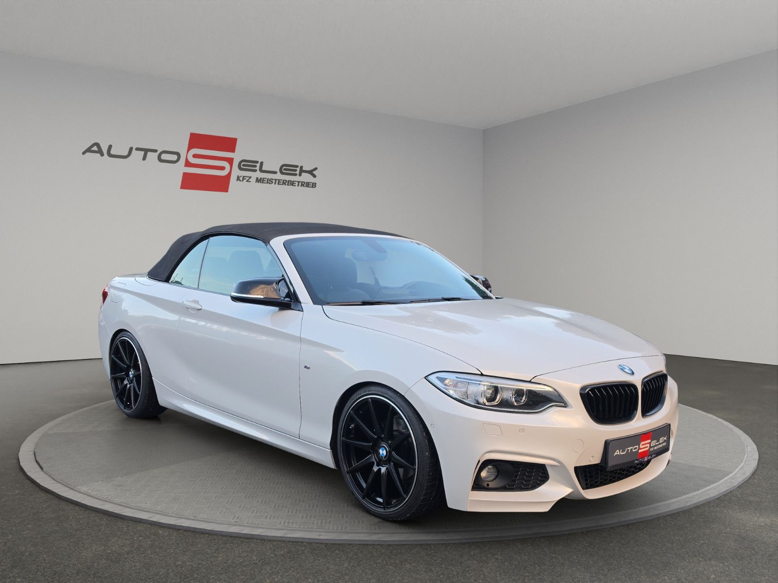 Fahrzeugabbildung BMW 218i Cabrio M Sport LEDER XENON SHZ TEMPOMAT