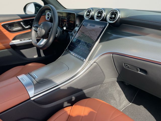 Mercedes-Benz GLC 300 4-Matic+HUD+Pano+Digital Light+Burmester