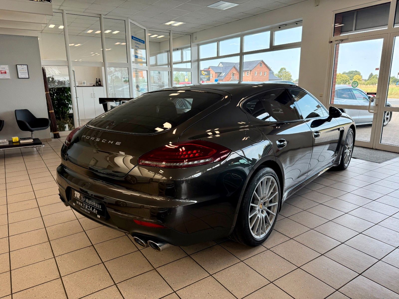 Fahrzeugabbildung Porsche Panamera Diesel AHK/ACC/Glasdach/BOSE/LED
