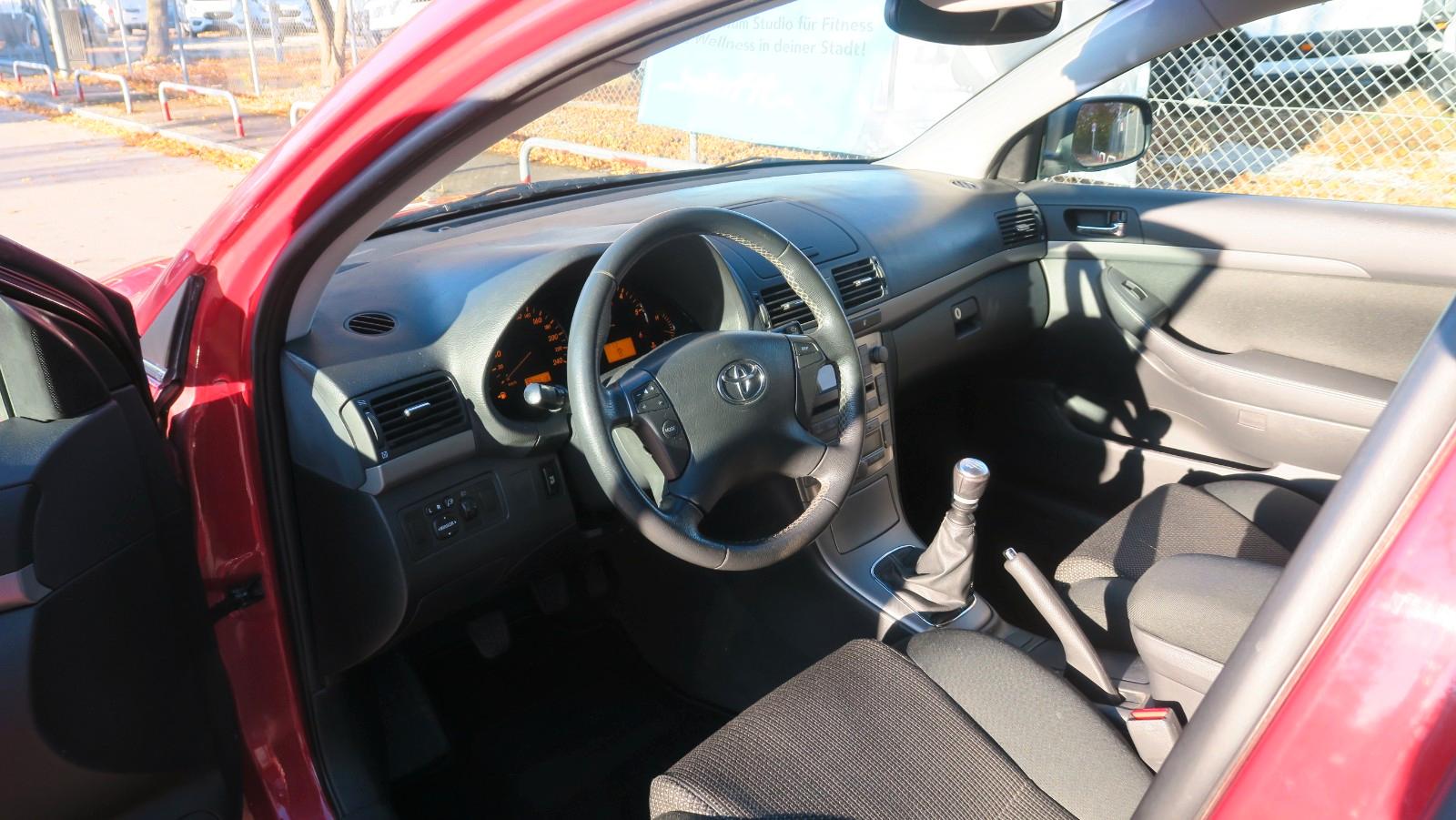 Toyota Avensis 2006 — photo 8
