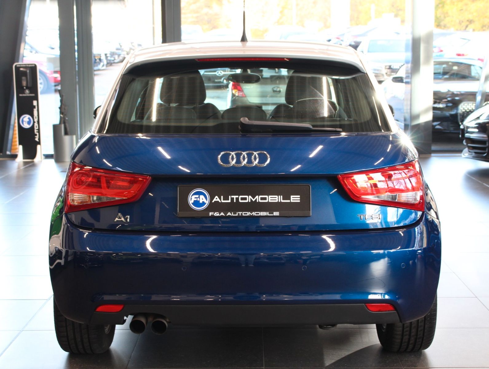 Fahrzeugabbildung Audi A1 Sportback attraction Bi Xenon*8 Fach Bereift