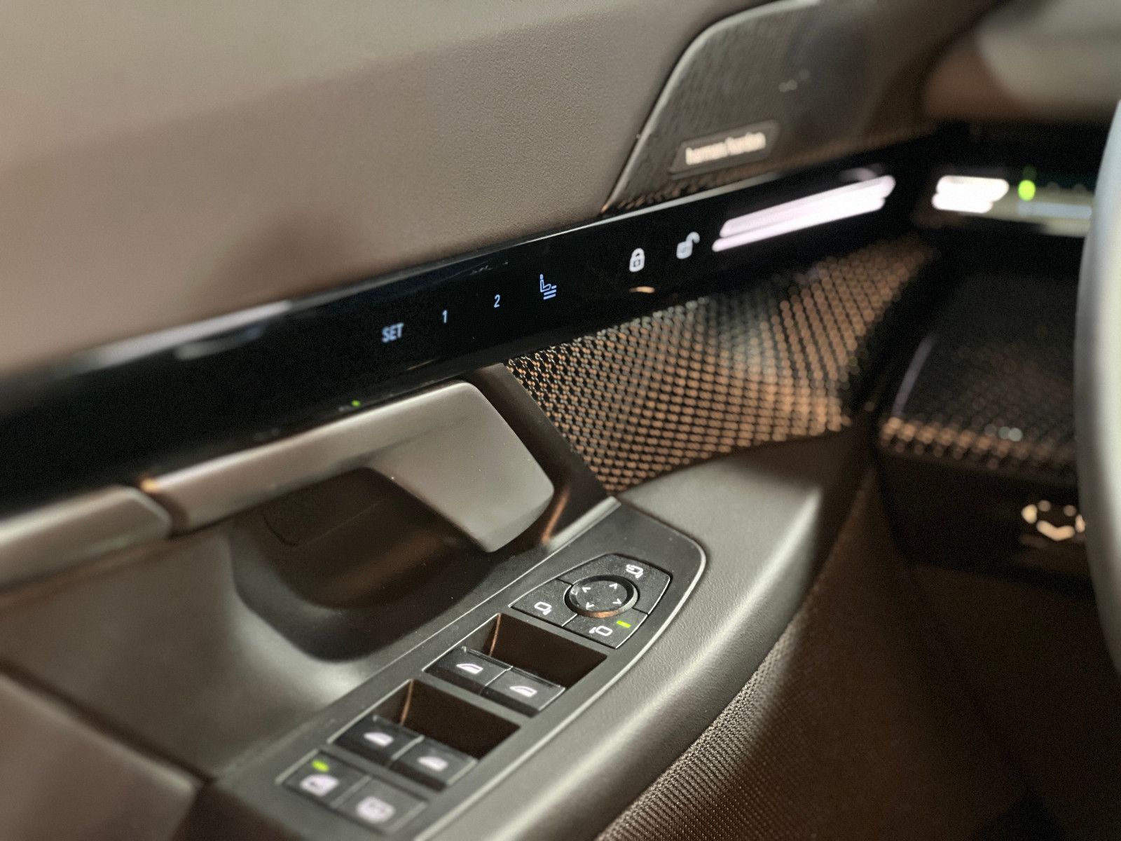 BMW 520 i M-Sport Pano Leder 360° Memory H&K foto 24