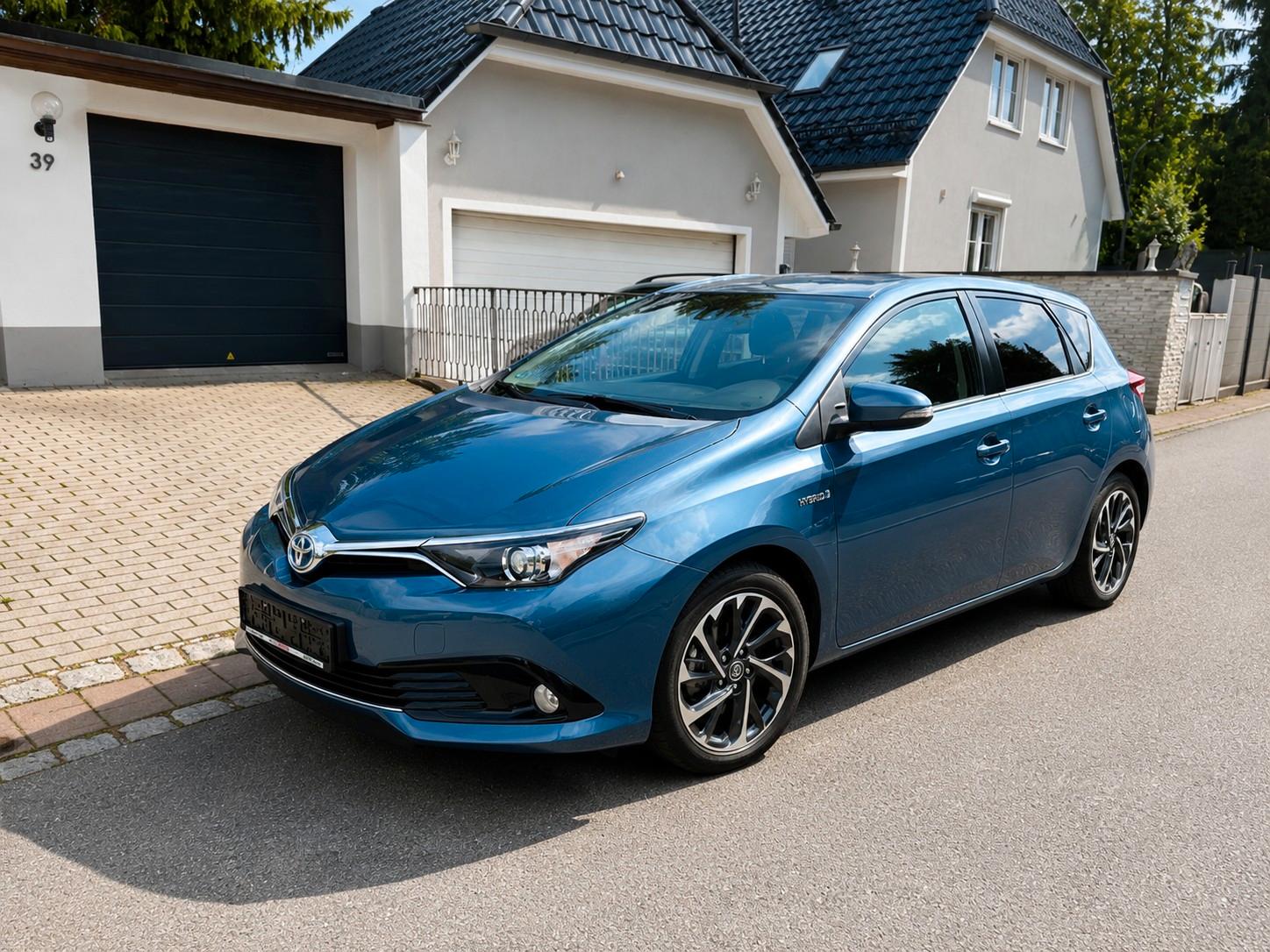 Toyota Auris Hybrid Design Edition Navi AHK TOP
