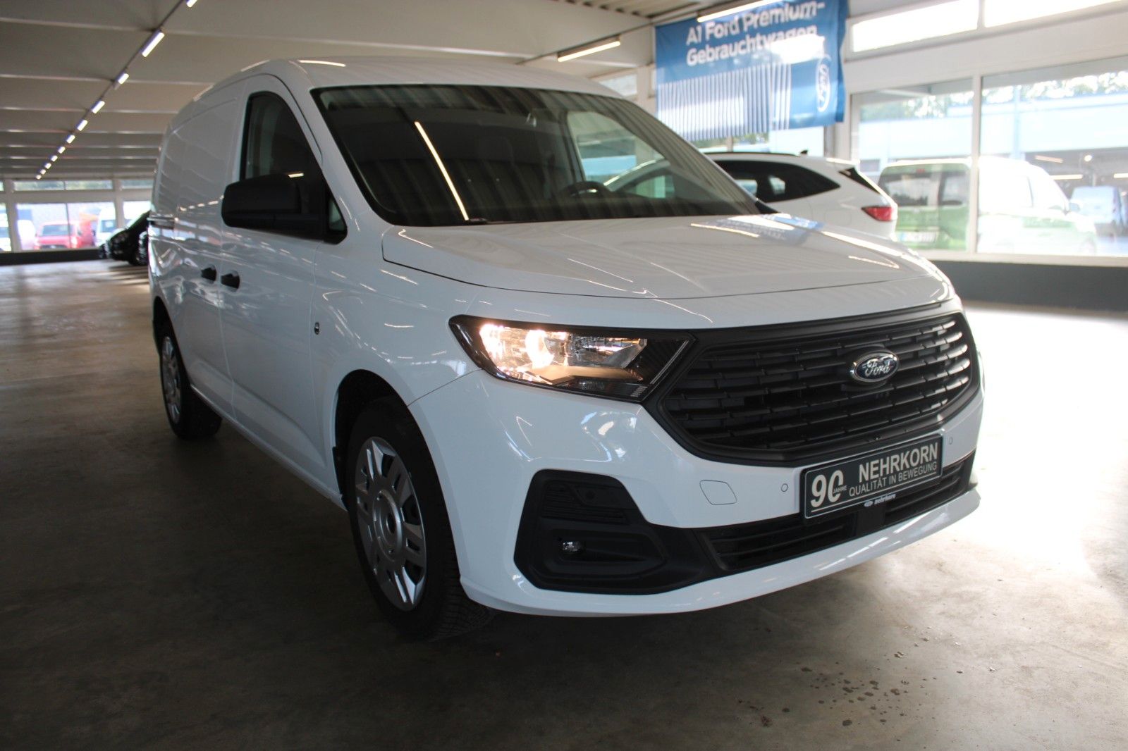 Fahrzeugabbildung Ford Transit Connect TREND L2 Lang AHK IACC NAVI uvm.