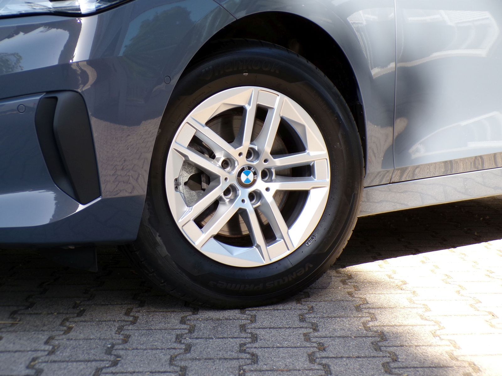 BMW 218d Active Tourer DrivingAssist PremiumPaket SH imagem 3