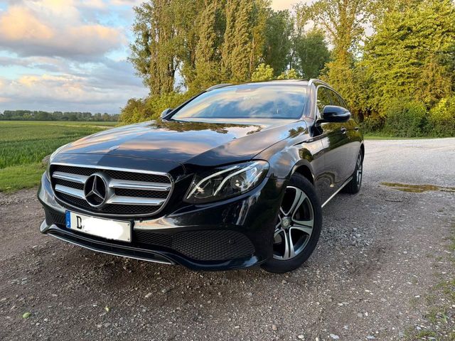 MERCEDES-BENZ E 220d T - Widescreen - Leder - Ambiente - AHK