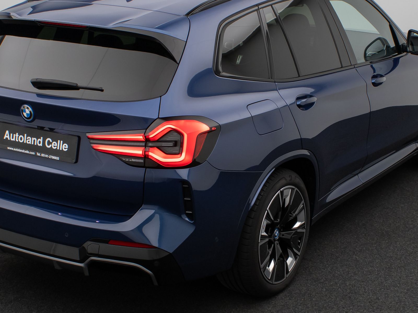 Fahrzeugabbildung BMW iX3 Impressive M Sport Panorama 360°HUD DAB H/K