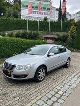 Volkswagen Passat 1.6 | 1. Hand | Tempomat... - VW Passat Gebrauchtwagen in Freiburg