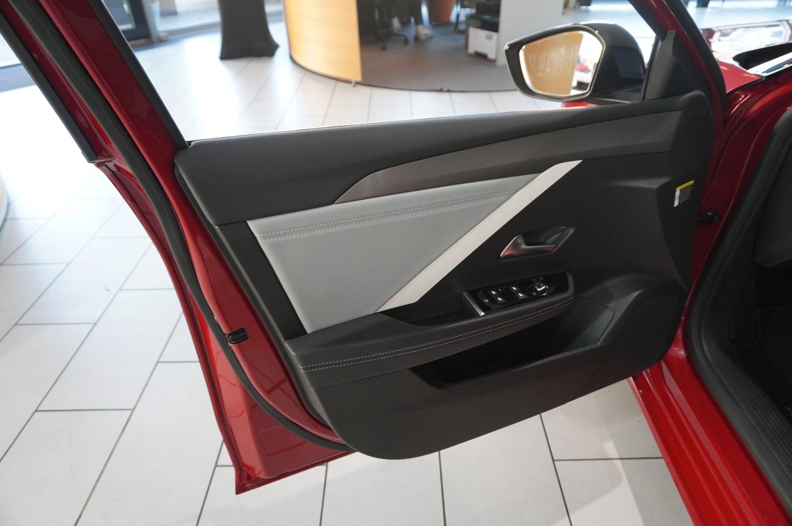 Fahrzeugabbildung Opel Astra L Lim. 1.6 HYBRID ELEGANCE NAVI/KAMERA/AHK