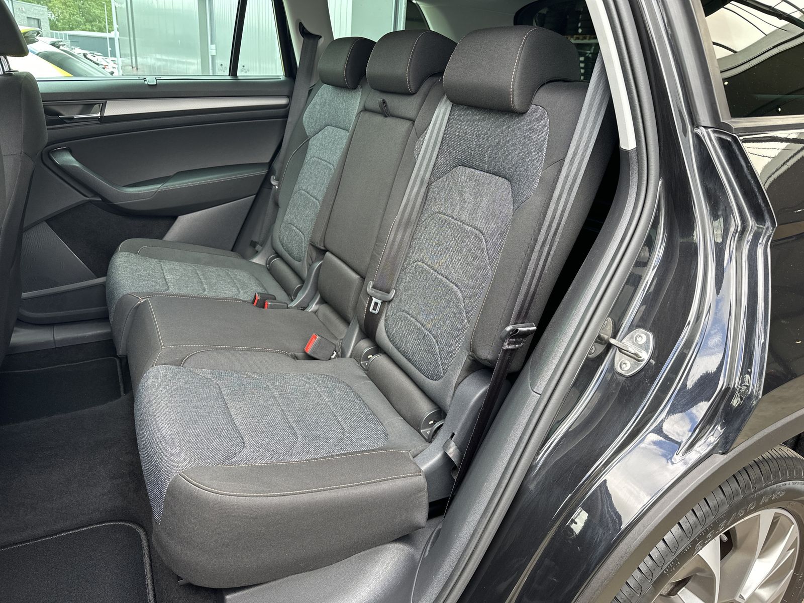 Fahrzeugabbildung SKODA Kodiaq 2.0 TDI DSG Clever NAV+LED+ACC+AHK+SHZ+PP