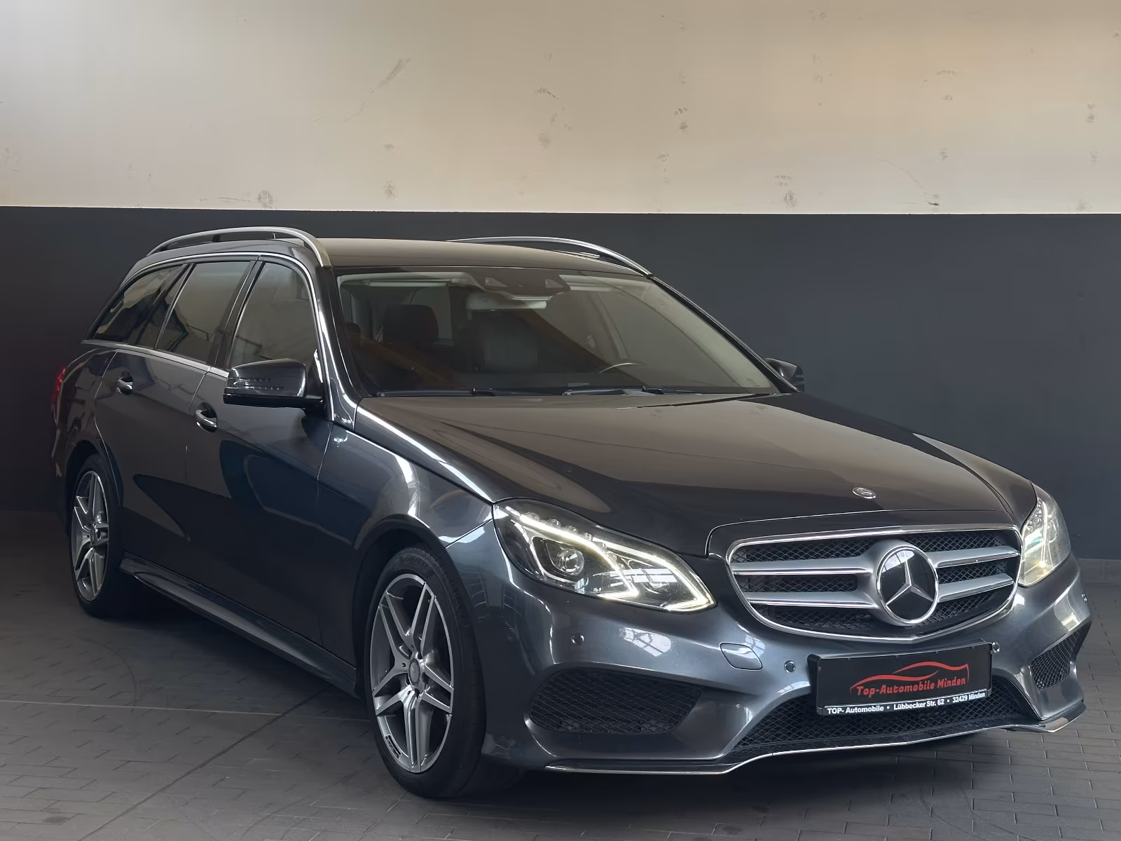 Mercedes-Benz E 350 AMG Paket 4Matic/LED/ B&O/AHK/2.Hand