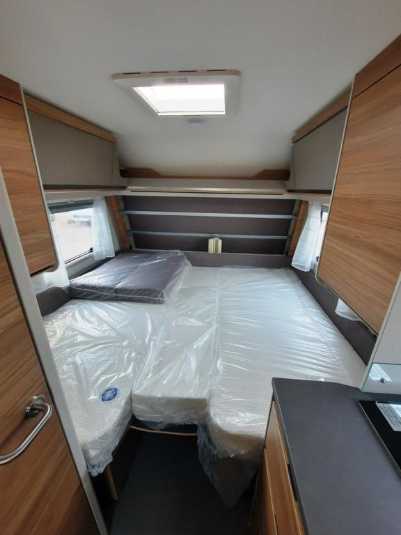 Fahrzeug Übersicht 8 Fahrzeugabbildung Dethleffs Nomad 460 EL Verfüg./Sparen Sie 5.183,- €