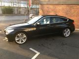 BMW 550i GT VOLL MOTOR KLACKERT Auto fährt - BMW 550 Gran Turismo mit Benzin-Antrieb