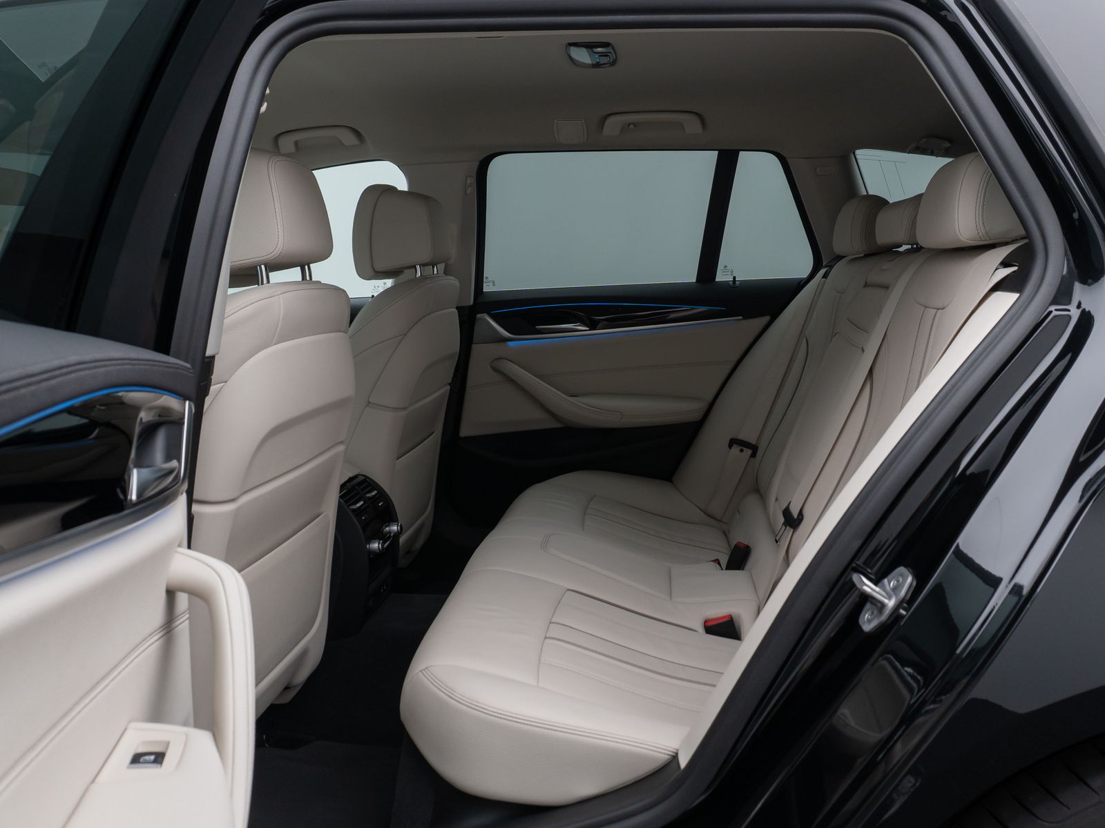 Fahrzeugabbildung BMW 530e xD Luxury Line KameraHUD DAB HiFi Komfort