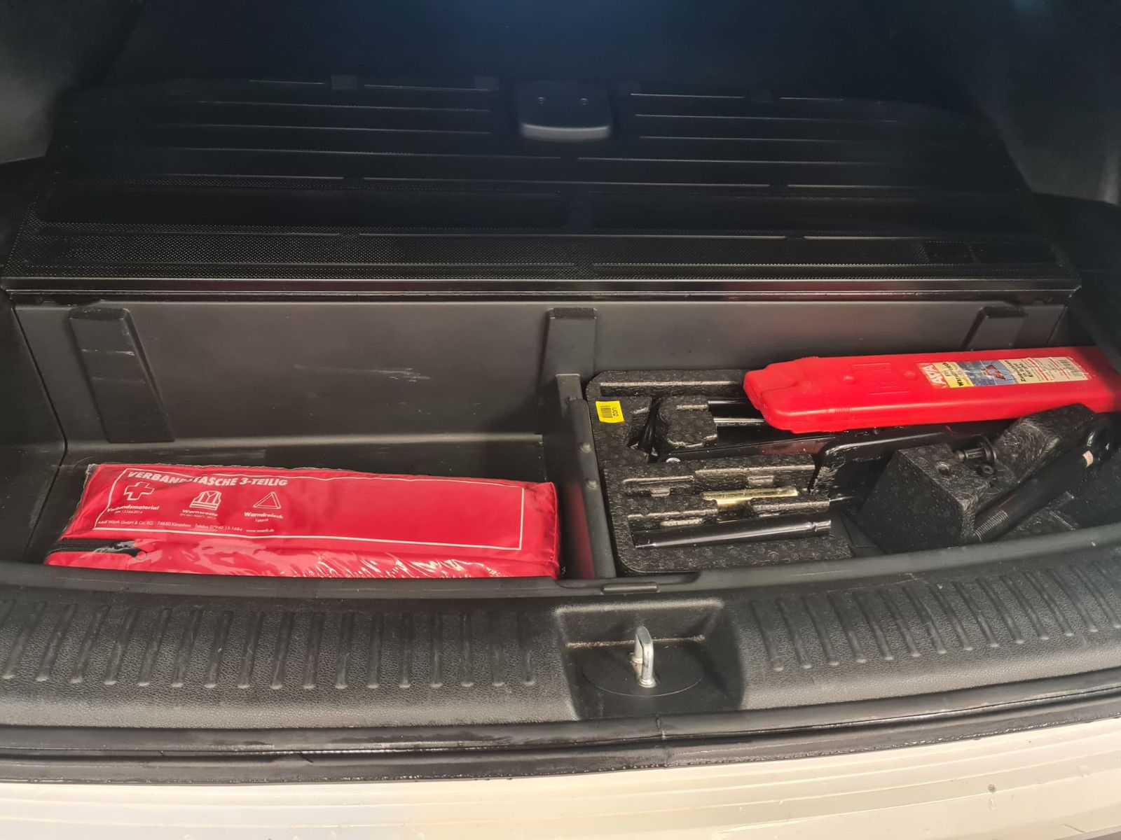 Fahrzeugabbildung Kia Sorento Platinum Edition 4WD / PANO / BELÜFTUNG
