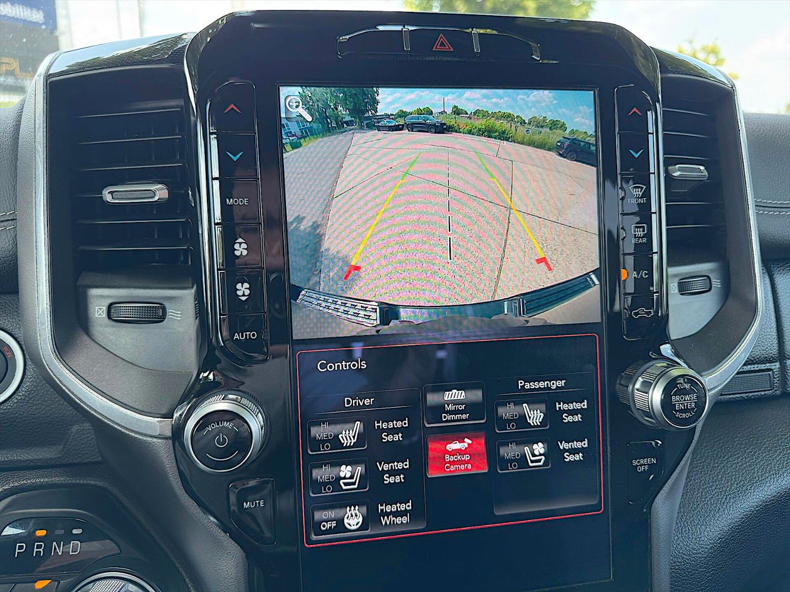Fahrzeugabbildung Dodge RAM 5.7 V8 HEMI LARAMIE Night 4x4 eTorq Tesla
