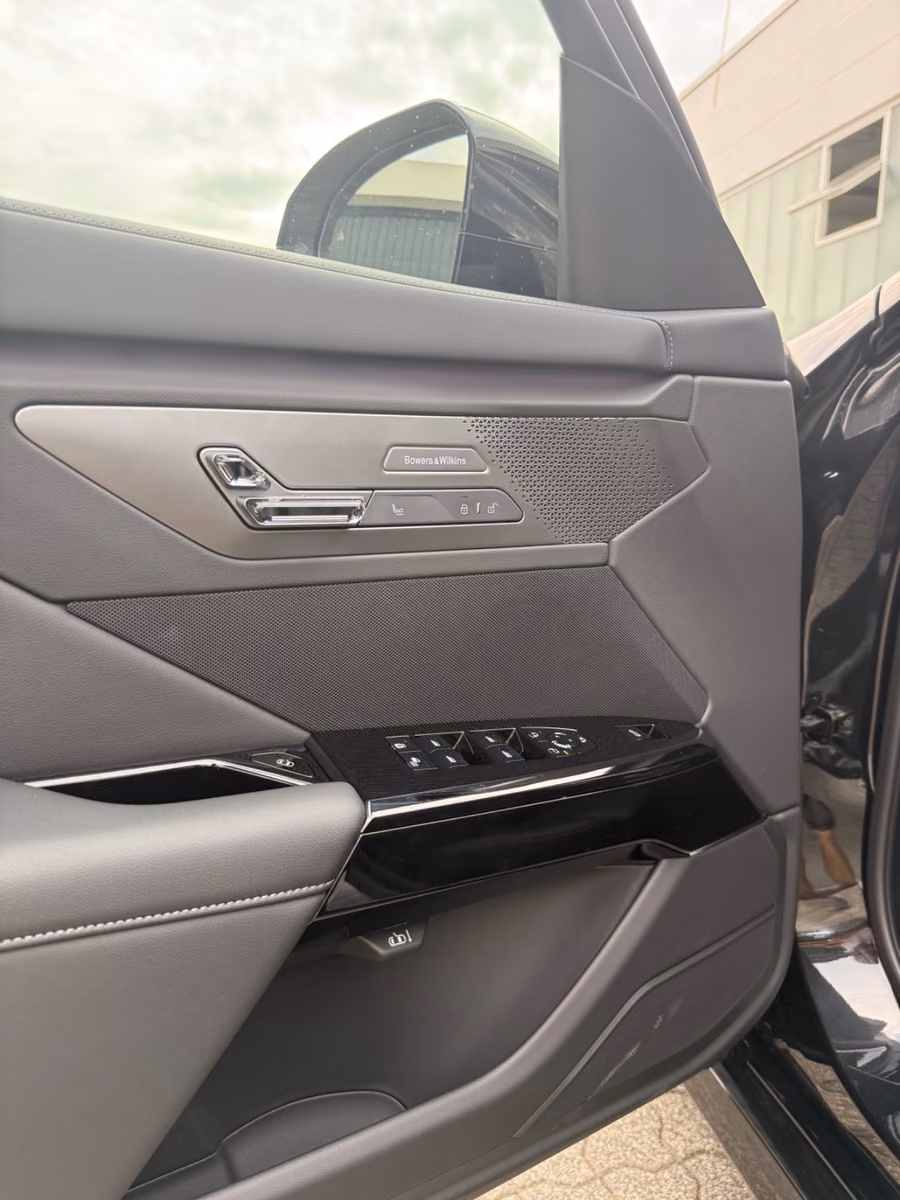 BMW 740i xDrive/B&W/SkyL/Kristal/Carbon/Integral