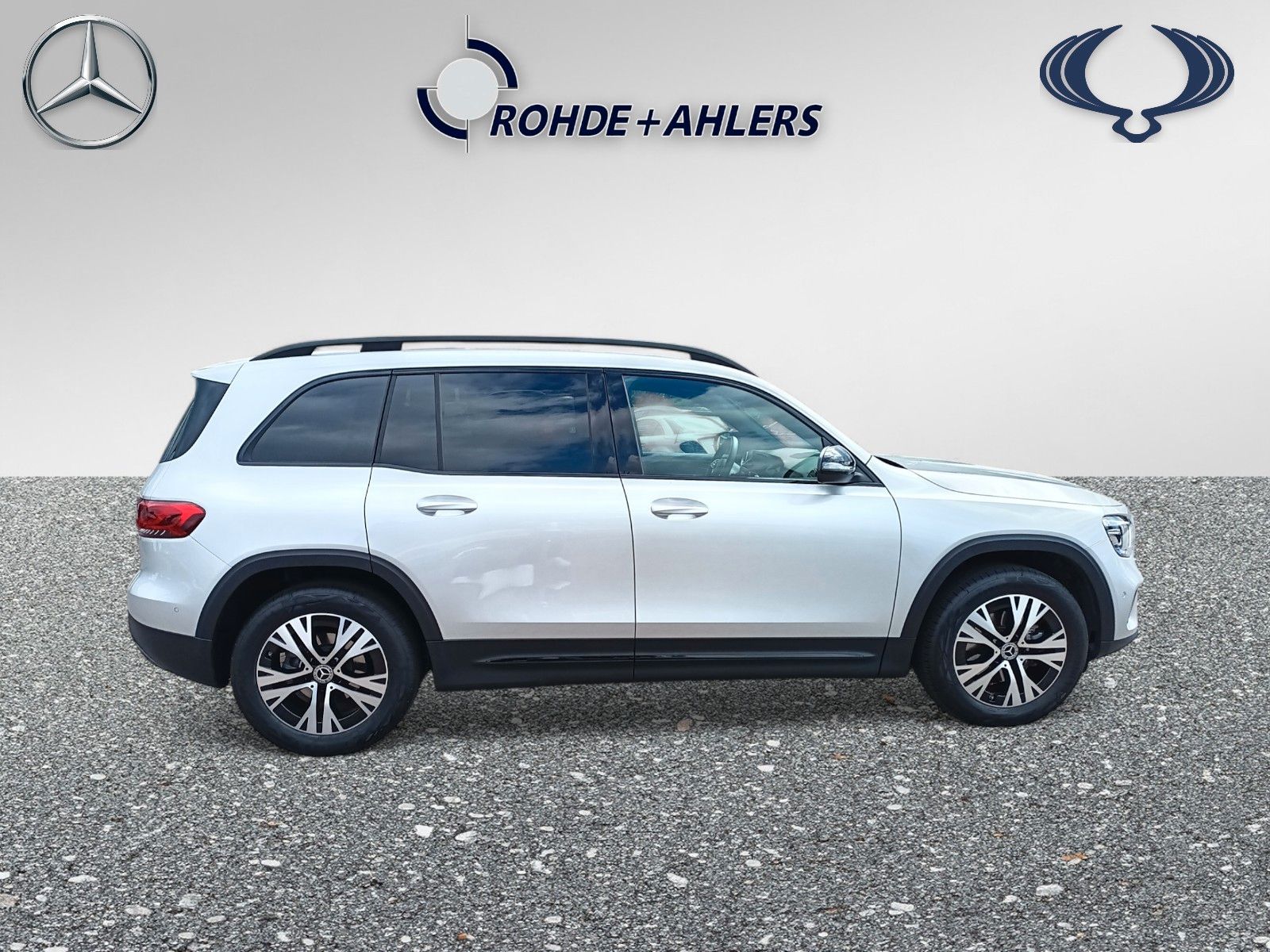 Fahrzeugabbildung Mercedes-Benz GLB 200+DISTRONICPLUS+PANO+AHK+SH+NIGHTPAKET++++