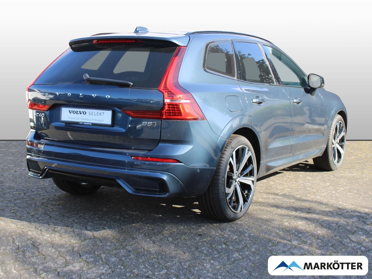 Volvo XC60 B5 AWD Ultra Dark AHK/Four-C/360/BLIS/H&K imagem 3