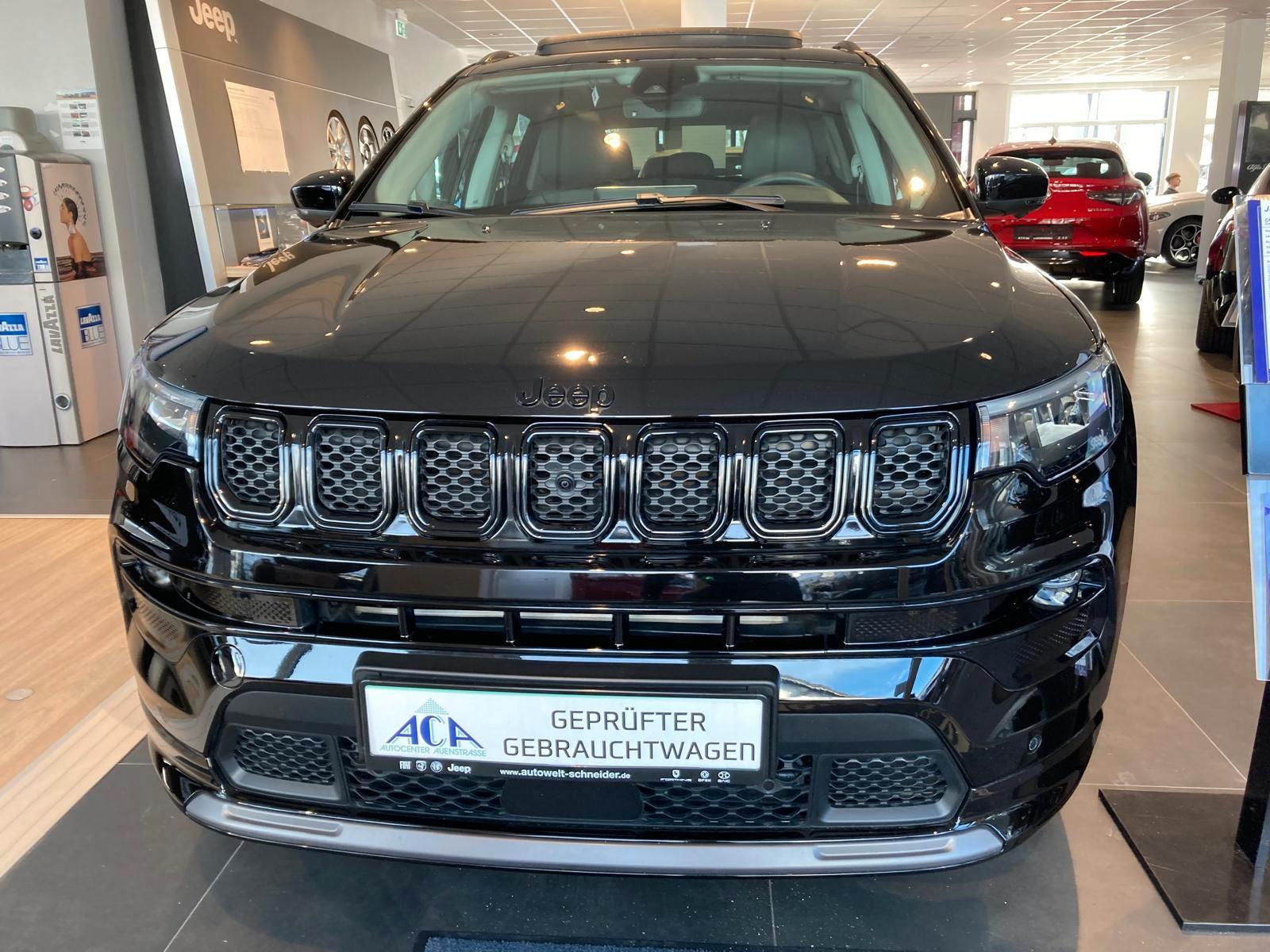 Jeep Compass Mild-Hybrid mit Schiebedach