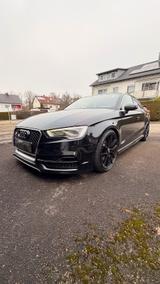 Audi S3 2.0 TFSI S tronic quattro - - schwarze Audi S3