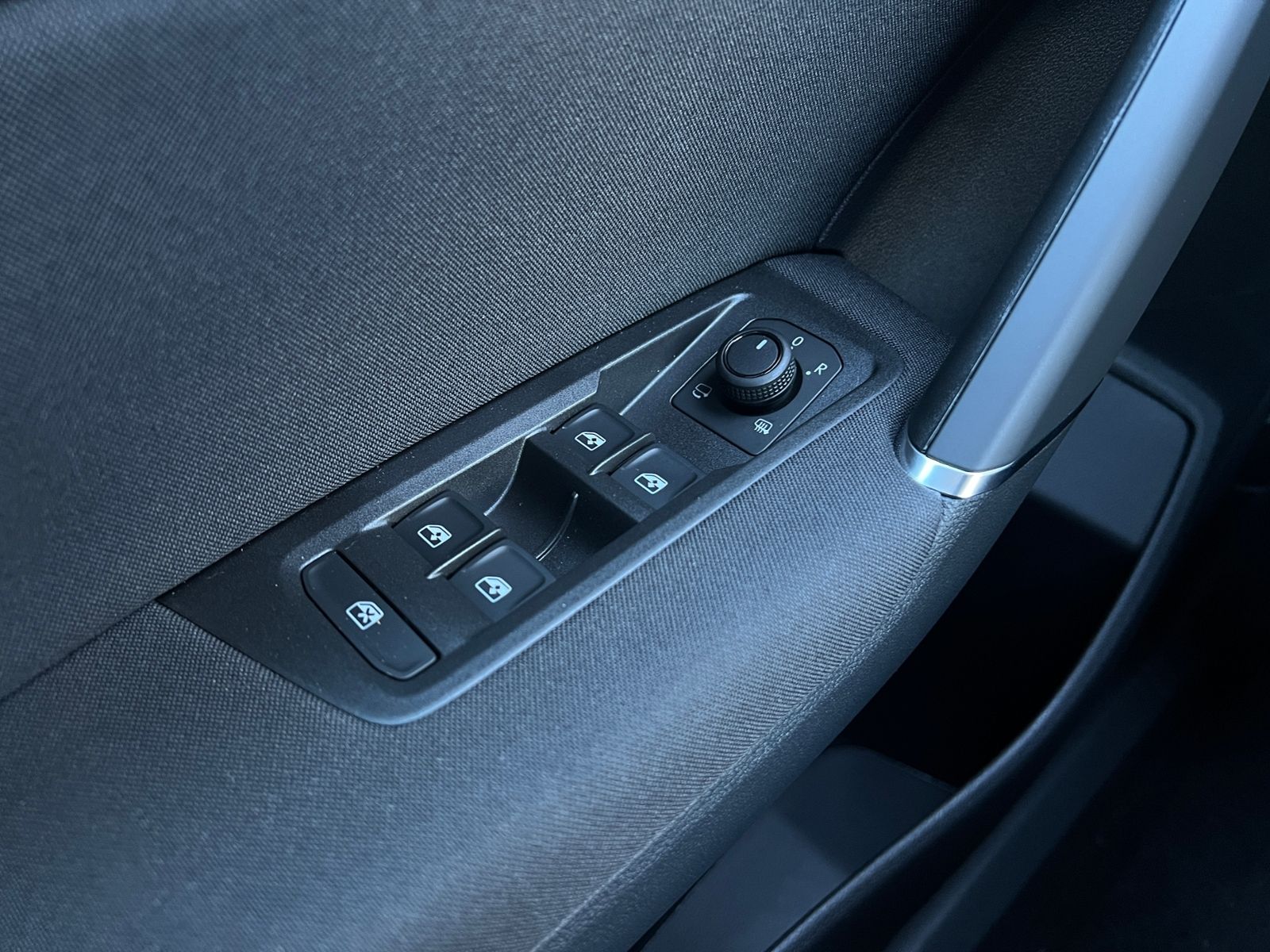 Fahrzeugabbildung Volkswagen Touran Comfortline 1.5 TSI DSG *7-Sitzer, Easy-O