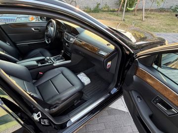 Mercedes E 200 - 11