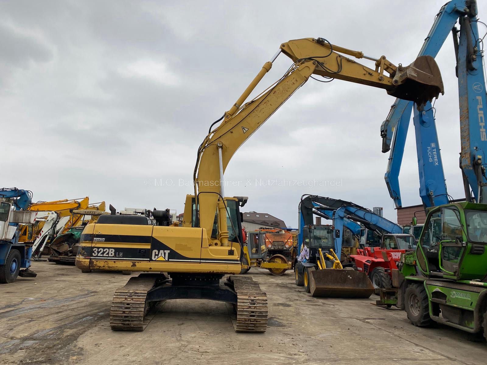 Fahrzeugabbildung CAT 322 BLN