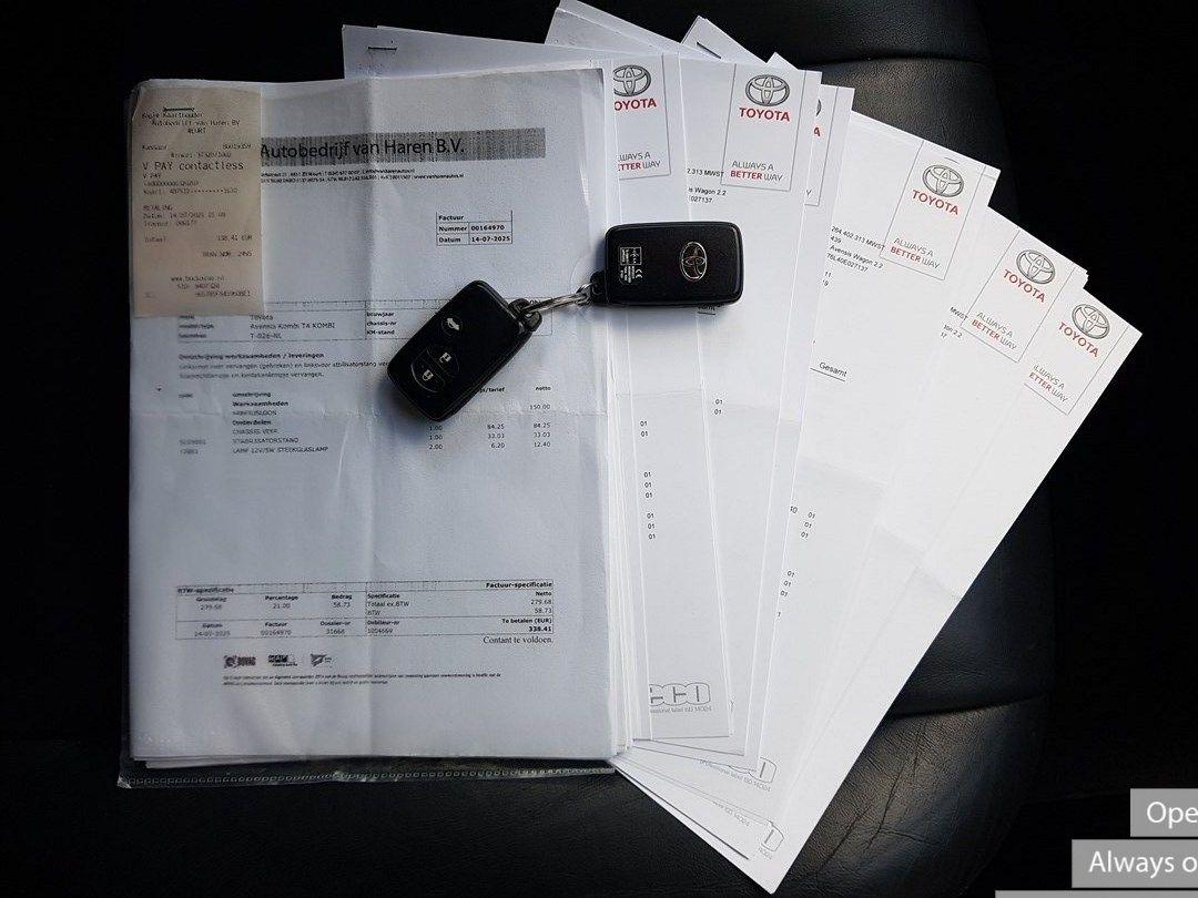Toyota Avensis 2011 — photo 26