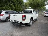 Mitsubishi L200 Basis Club Cab 4WD - weiße Mitsubishi L200