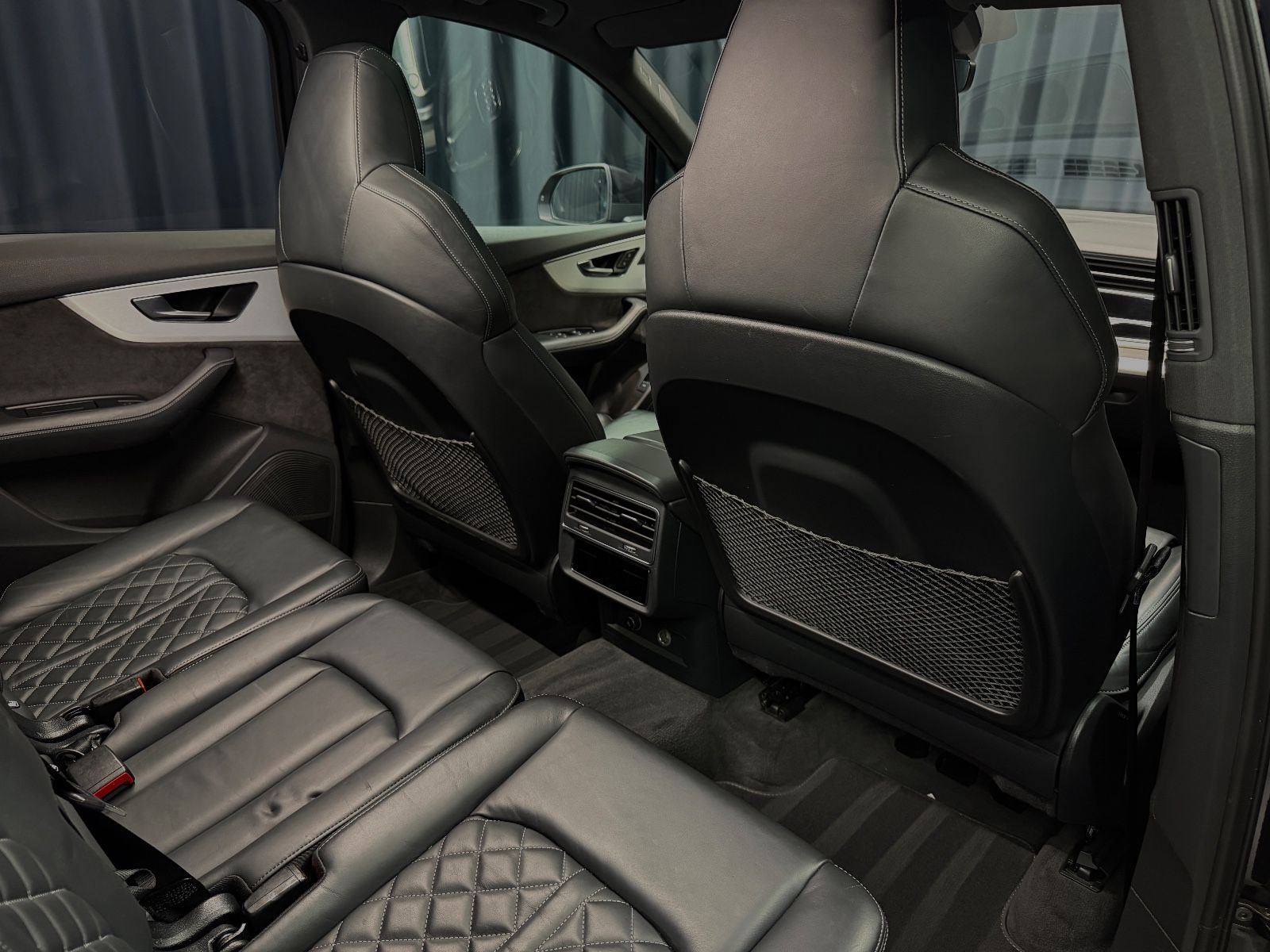 Fahrzeugabbildung Audi SQ7 4.0 TDI quattro|3D BANG&OLUFSEN|PANORAMA|AHK