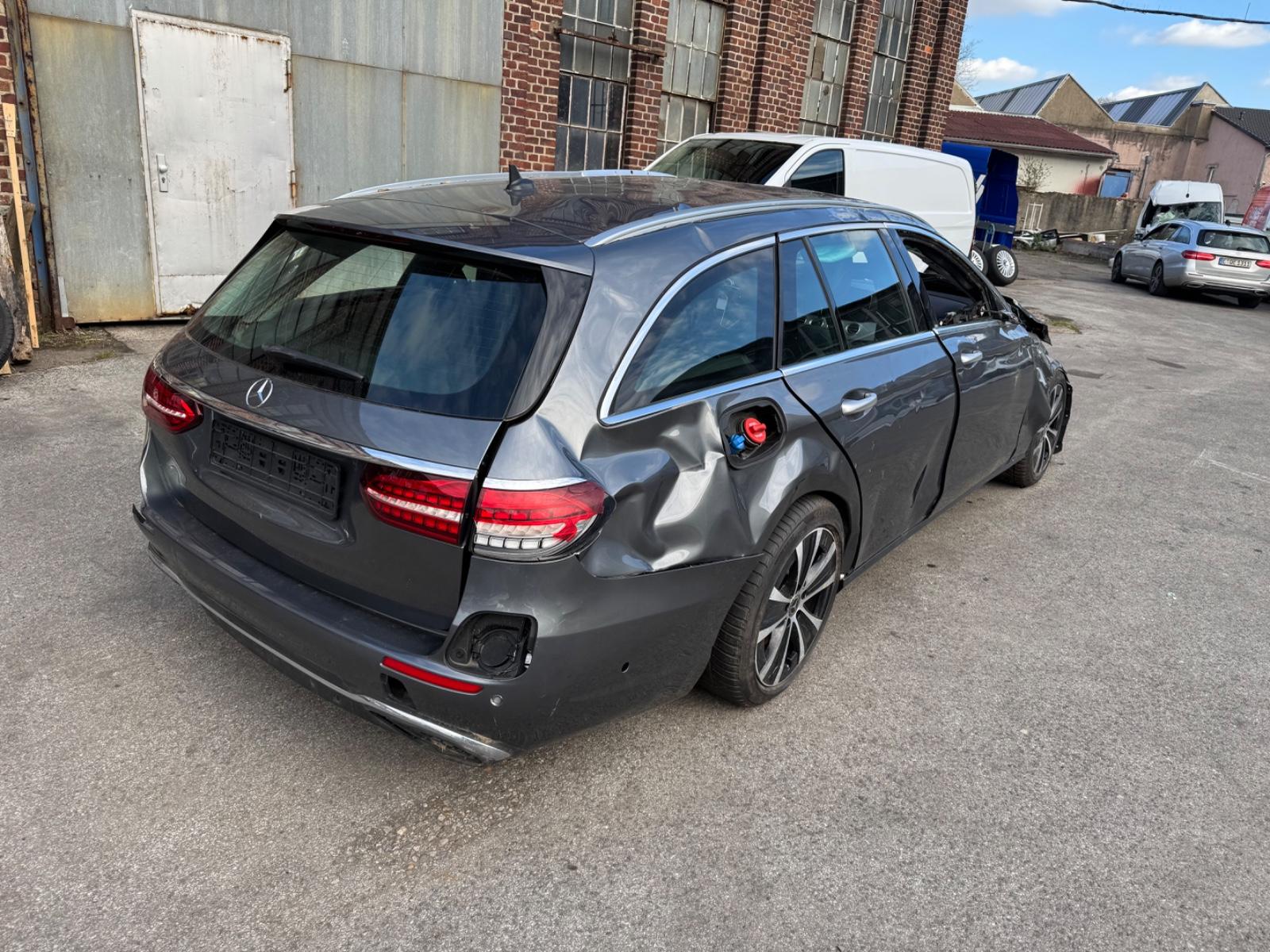 Mercedes-Benz E 300 de AVANTGARDE Automatik Kamera Teilleder