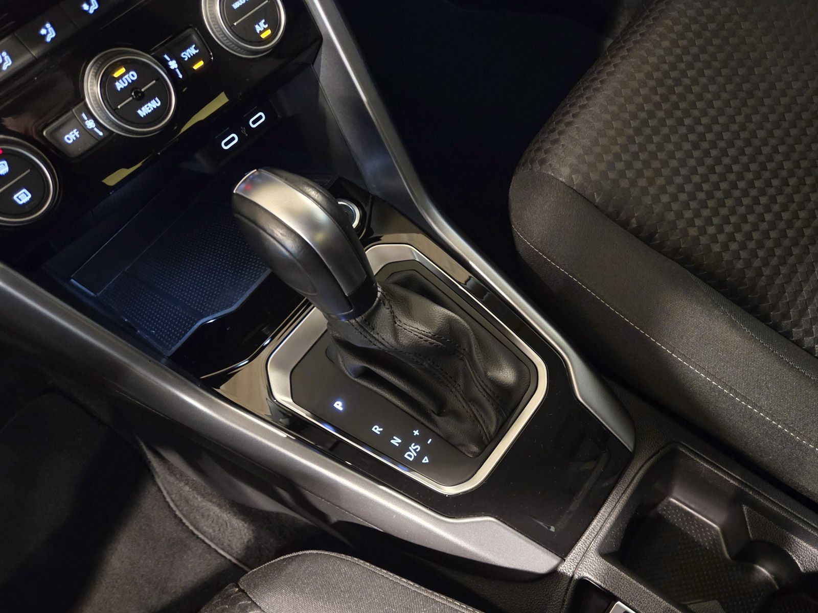 Volkswagen T-Roc - Bild 15