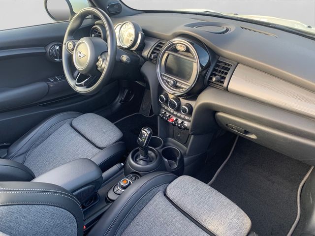 Fahrzeugabbildung MINI Cooper Cabrio Chili+LED+Harman&Kardon+Sportsitze