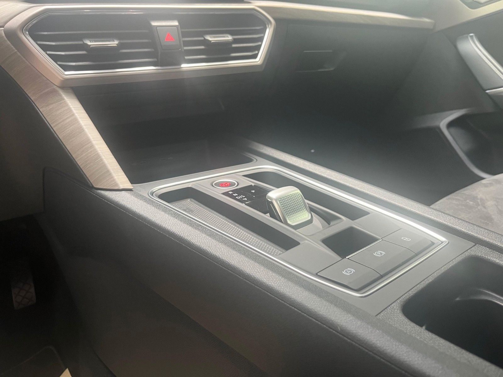 Fahrzeugabbildung SEAT Leon Sportstourer Xcellence e-Hybrid*LED*RFK*App