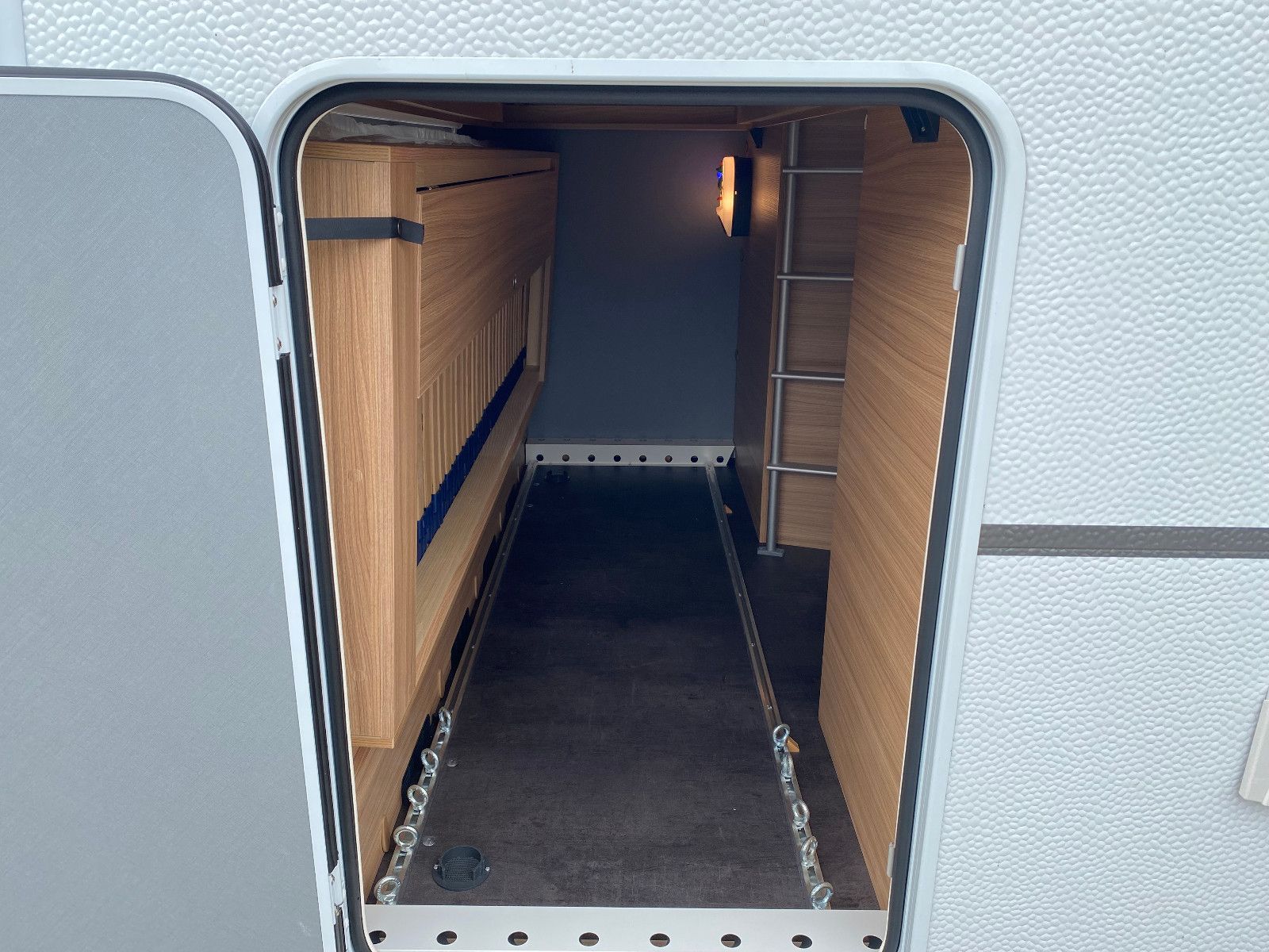Fahrzeugabbildung Dethleffs Camper 500 QSK *Duschpaket*5260 EURO reduziert!*