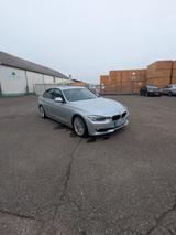BMW 328i Luxury Line / Navi / Automatik - BMW 328 aus 2012