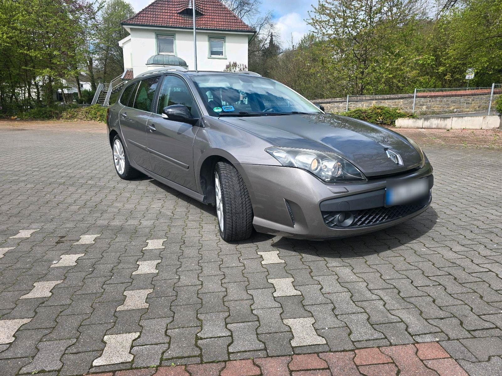 Renault Laguna 2010 — rear view