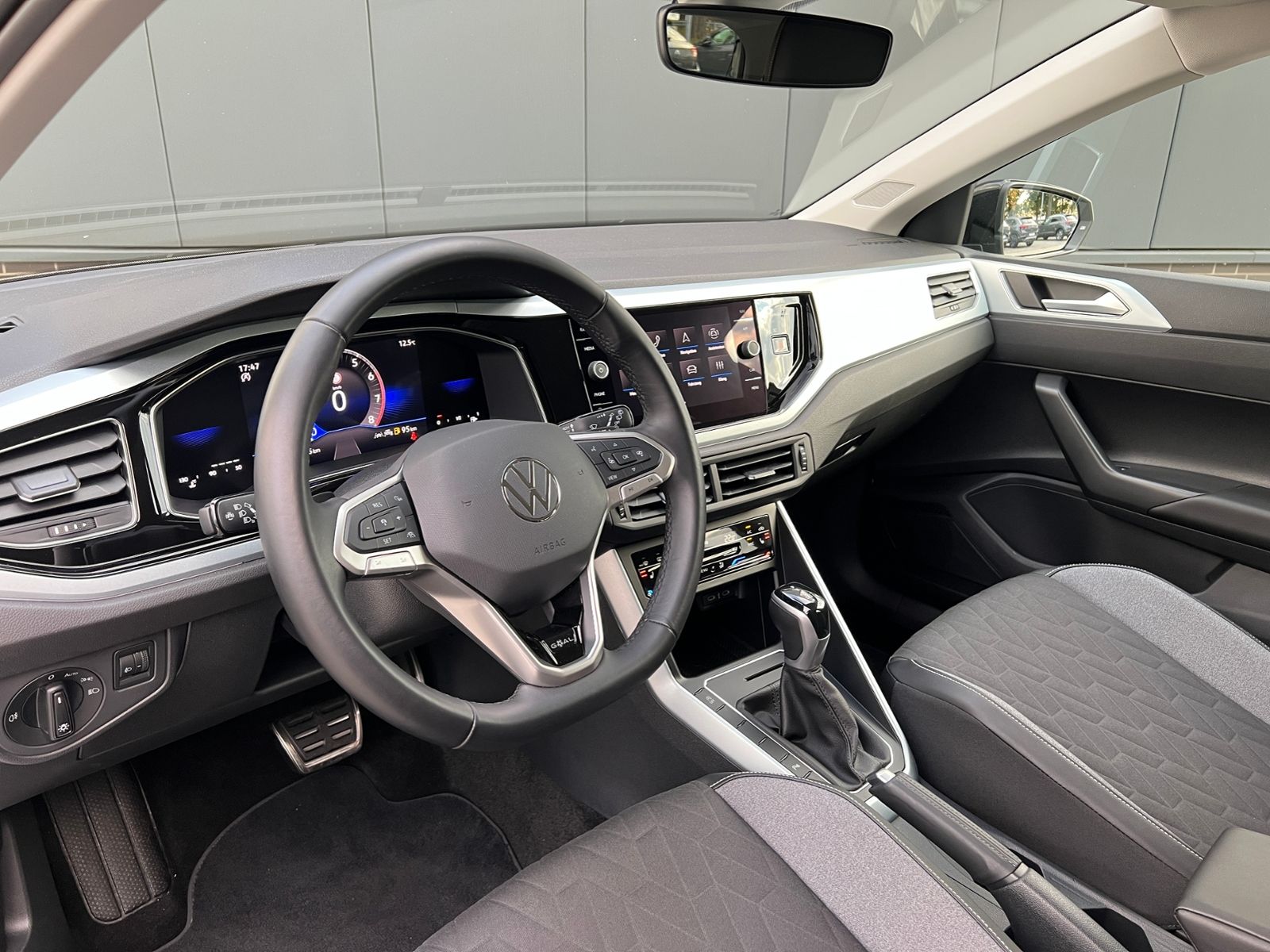 Fahrzeugabbildung Volkswagen Polo GOAL 1.0 TSI DSG *LED, App-Connect, 17'-LM*