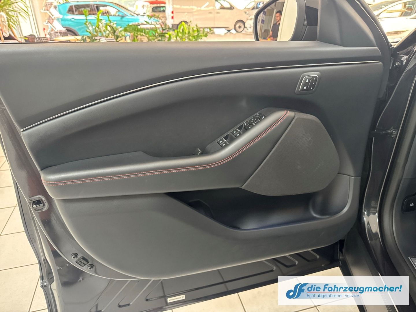 Fahrzeugabbildung Ford Mustang MACH-E Mach-E Premium AWD Navi Digitales