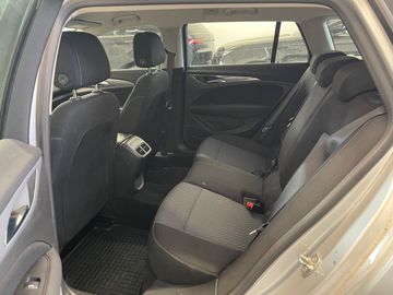Opel Insignia - 11