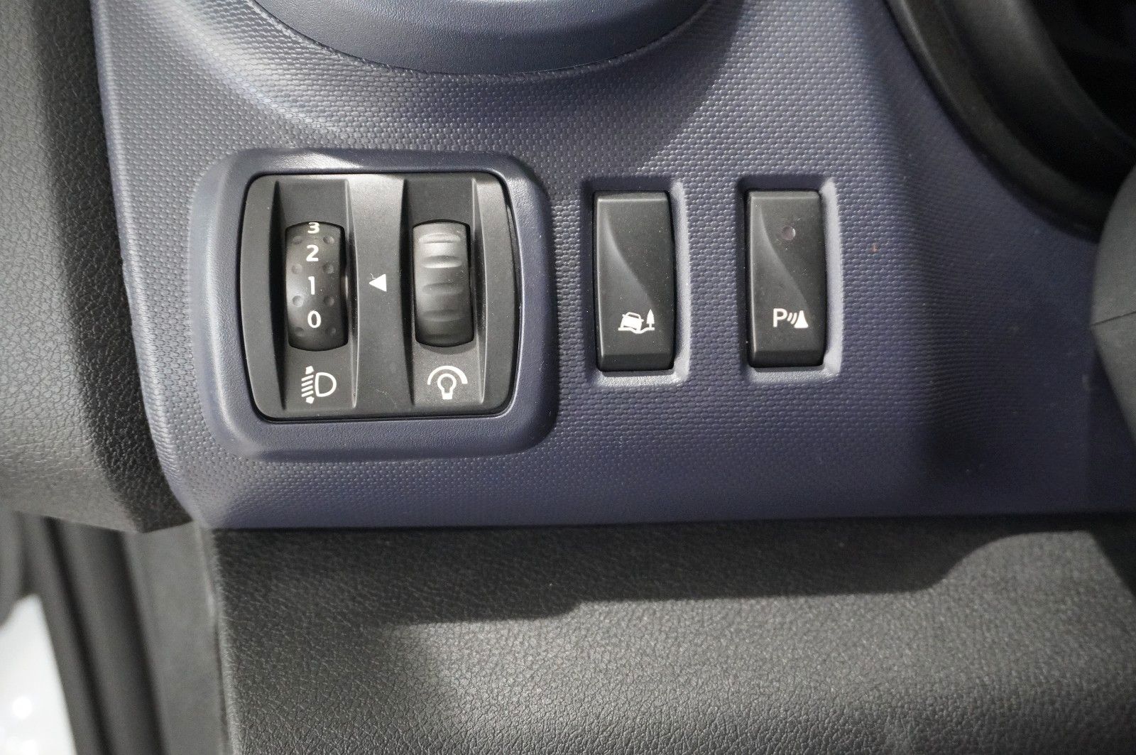 Fahrzeugabbildung Opel Vivaro B 1.6D KOMBI 8-SITZE L1H1 KLIMA/PDC/TEMP.