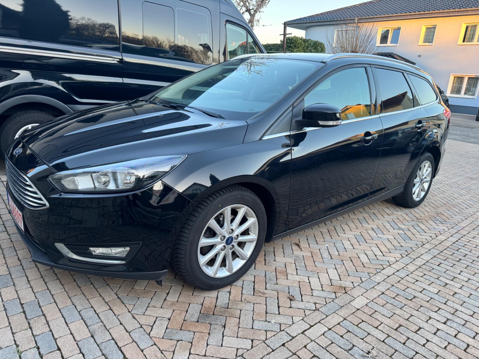 Ford Focus Turnier Titanium, Kamera- Carplay-Keyless